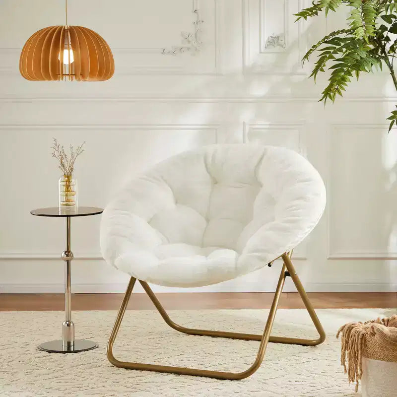 Chaise de bureau ergonomique sans accoudoirs avec hauteur et soutien lombaire réglables ; chaise de bureau pivotante et roulante.