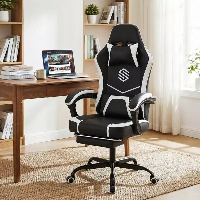 Fauteuil de jeu avec appuie-tête, support lombaire, accoudoirs liés et dossier réglable.