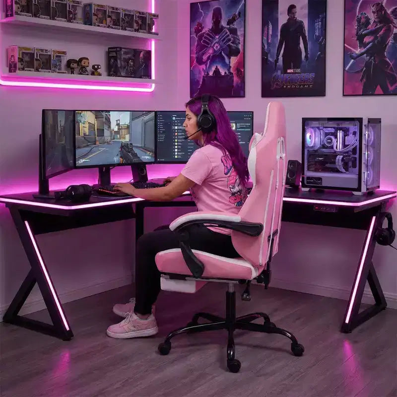 Chaise de jeu avec repose-pieds, design ergonomique à dossier haut, appui-tête et support lombaire réglables.