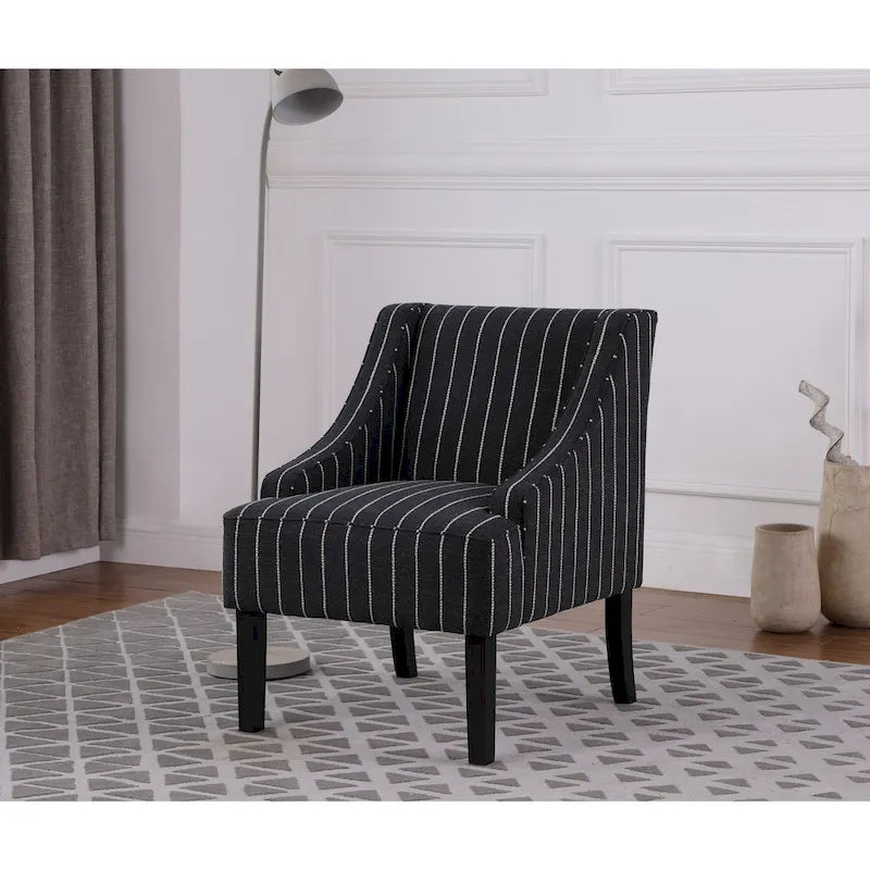 Fauteuil classique aux lignes courbes