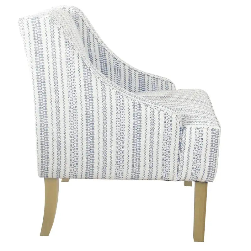 Fauteuil classique aux lignes courbes